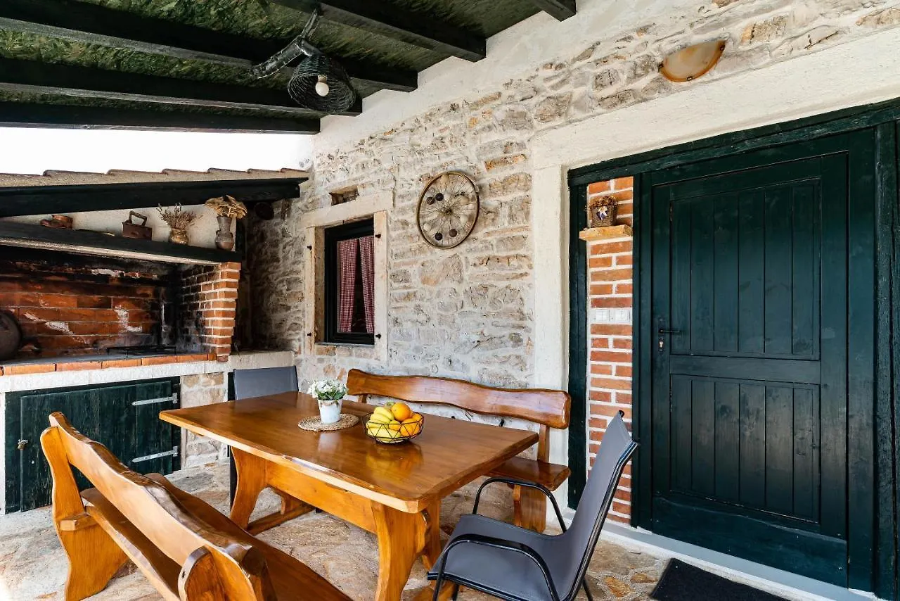 Villa Mia Sukošan 0*,  Kroatien
